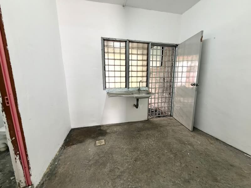 2-storey Terraced House for Sale in Taman Puteri Wangsa (Ulu Tiram) - Daniel Yong - Interior - PropertyGuru.com.my