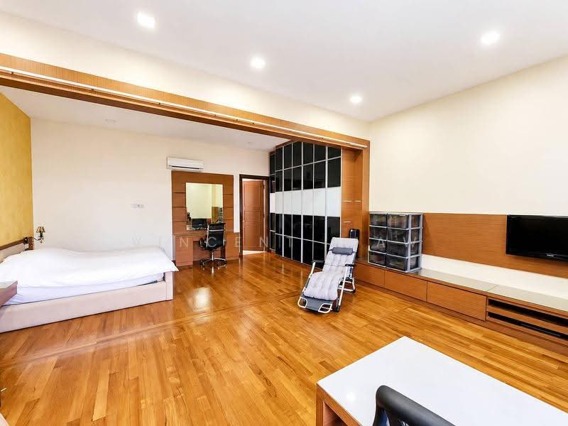 Bungalow House for Sale in Damansara Idaman (Ara Damansara) - Vincent Liaw - Bedroom - PropertyGuru.com.my