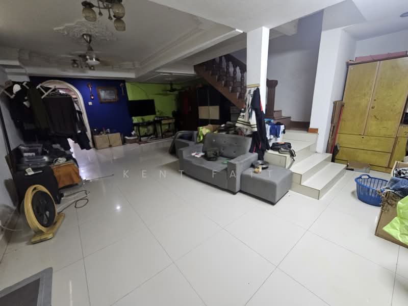 Rumah Teres 2-Tingkat untuk Dijual di Taman Puchong Perdana (Puchong) - Kent Fatt - Living Room - PropertyGuru.com.my