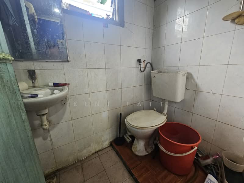 Rumah Teres 2-Tingkat untuk Dijual di Taman Puchong Perdana (Puchong) - Kent Fatt - Bathroom - PropertyGuru.com.my