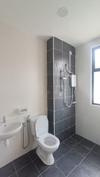 Semi-Detached House for Rent in Serendah (Selangor) - Chong Hwee Lee - Bathroom - PropertyGuru.com.my