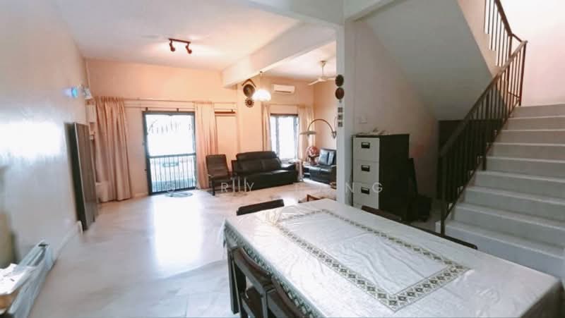 2-storey Terraced House for Sale in Taman Rapat Indah (Ipoh) - Gary Tang - Living Room - PropertyGuru.com.my
