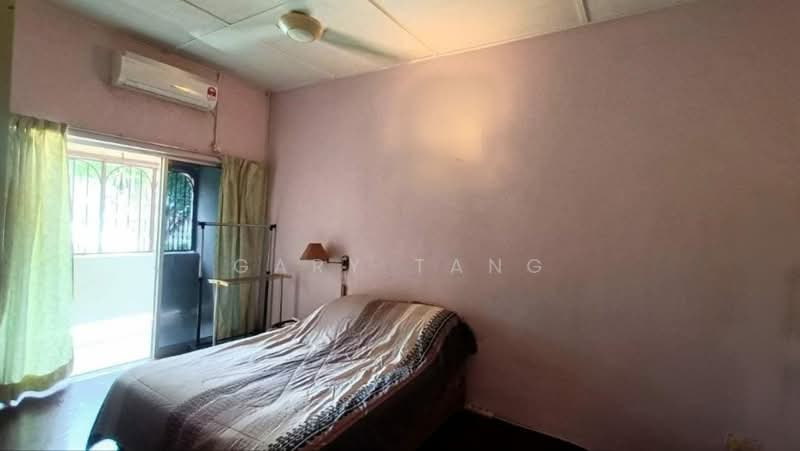 2-storey Terraced House for Sale in Taman Rapat Indah (Ipoh) - Gary Tang - Bedroom - PropertyGuru.com.my