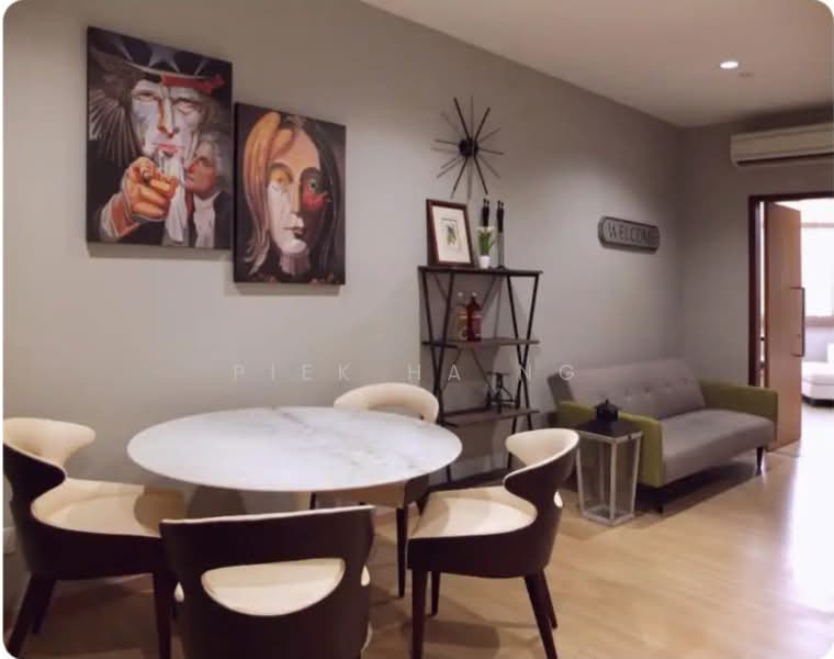 Service Residence for Sale at One One Eight (118 @ Island Plaza) - Piek Ha Ng - Living Room - PropertyGuru.com.my