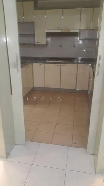Condominium for Rent at Gold Coast Resort Condominium - Leong . - Kitchen - PropertyGuru.com.my