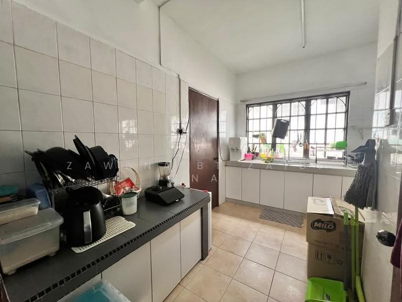 Rumah Teres 2.5-Tingkat untuk Dijual di Ampang Jaya (Ampang) - Zawana BT Zaidi Ana - Kitchen - PropertyGuru.com.my