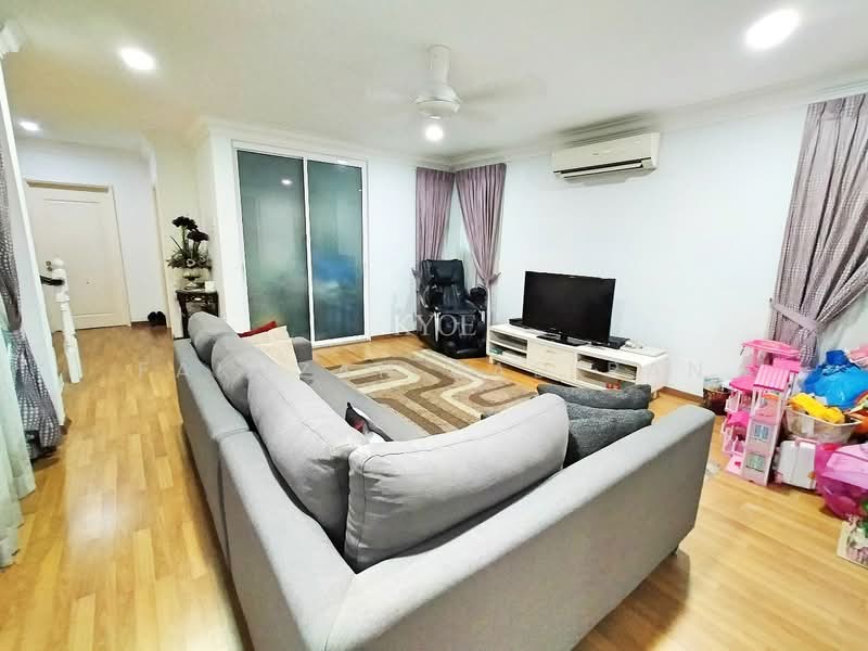 Rumah Banglo untuk Dijual di Seksyen 10 (Shah Alam) - Fakhzan Badiran - Living Room - PropertyGuru.com.my
