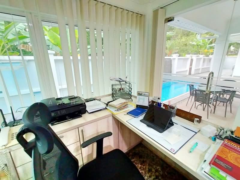 Rumah Banglo untuk Dijual di Seksyen 10 (Shah Alam) - Fakhzan Badiran - Study - PropertyGuru.com.my