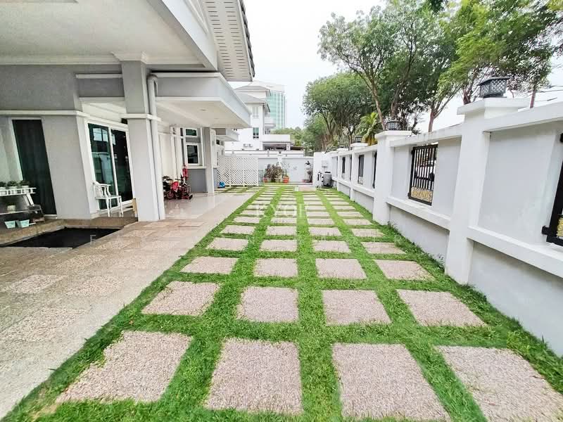 Rumah Banglo untuk Dijual di Seksyen 10 (Shah Alam) - Fakhzan Badiran - Exterior - PropertyGuru.com.my