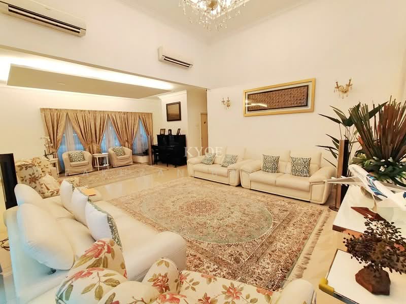 Rumah Banglo untuk Dijual di Seksyen 10 (Shah Alam) - Fakhzan Badiran - Living Room - PropertyGuru.com.my