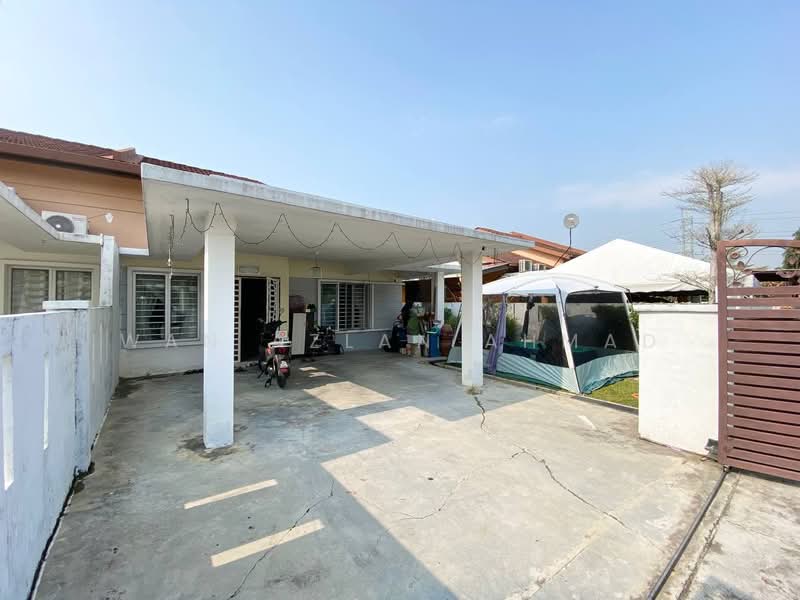 Semi-Detached House for Sale in Seksyen 29 (Shah Alam) - Wan Azlan Ahmad - PropertyGuru.com.my