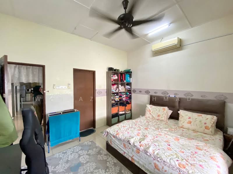 Semi-Detached House for Sale in Seksyen 29 (Shah Alam) - Wan Azlan Ahmad - PropertyGuru.com.my