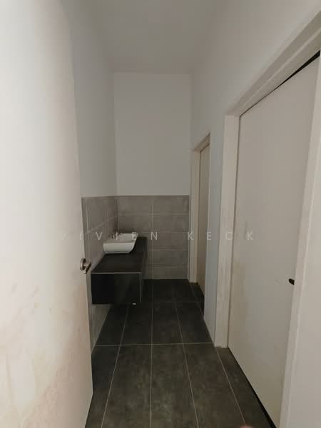 Shop / Office for Rent in Kota Masai (Pasir Gudang) - Vivien Keck - Bathroom - PropertyGuru.com.my