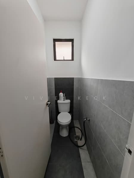 Shop / Office for Rent in Kota Masai (Pasir Gudang) - Vivien Keck - Bathroom - PropertyGuru.com.my