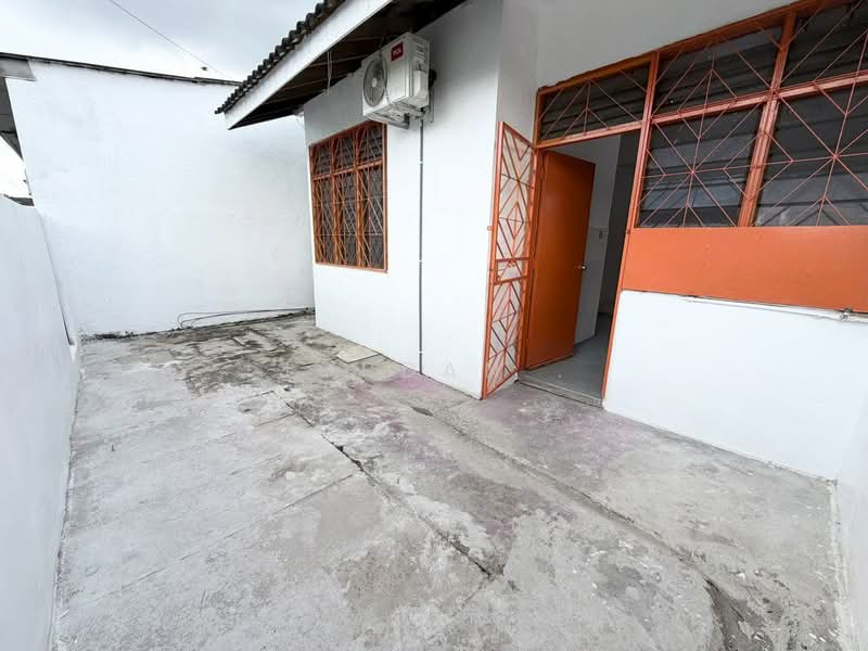Rumah Teres 1 Tingkat untuk Disewa di Taman Johor Jaya (Johor Bahru) - Jordan . - PropertyGuru.com.my