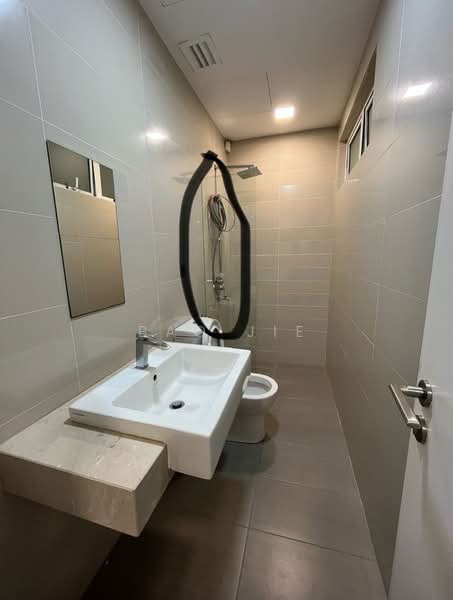 Servis Apartment untuk Dijual di Serviced Residence @ Binjai 8 - Bao Jie - Bathroom - PropertyGuru.com.my