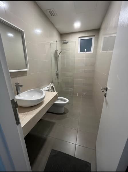 Servis Apartment untuk Dijual di Serviced Residence @ Binjai 8 - Bao Jie - Bathroom - PropertyGuru.com.my