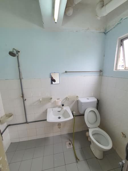 Apartment for Rent at Sri Bayu - Kent Fatt - Bathroom - PropertyGuru.com.my