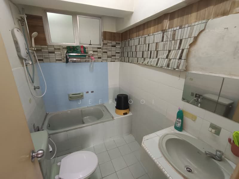 Kondominium untuk Dijual di Sri Pelangi Condominiums - Jeff Ooi - Bathroom - PropertyGuru.com.my