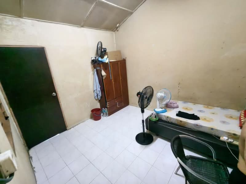 2-storey Terraced House for Sale in Taman Desa Cemerlang (Ulu Tiram) - Daniel Yong - Bedroom - PropertyGuru.com.my