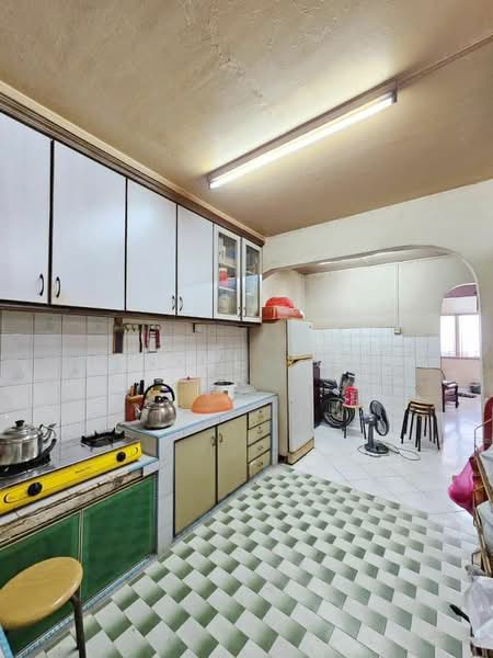 2-storey Terraced House for Sale in Taman Desa Cemerlang (Ulu Tiram) - Daniel Yong - Kitchen - PropertyGuru.com.my