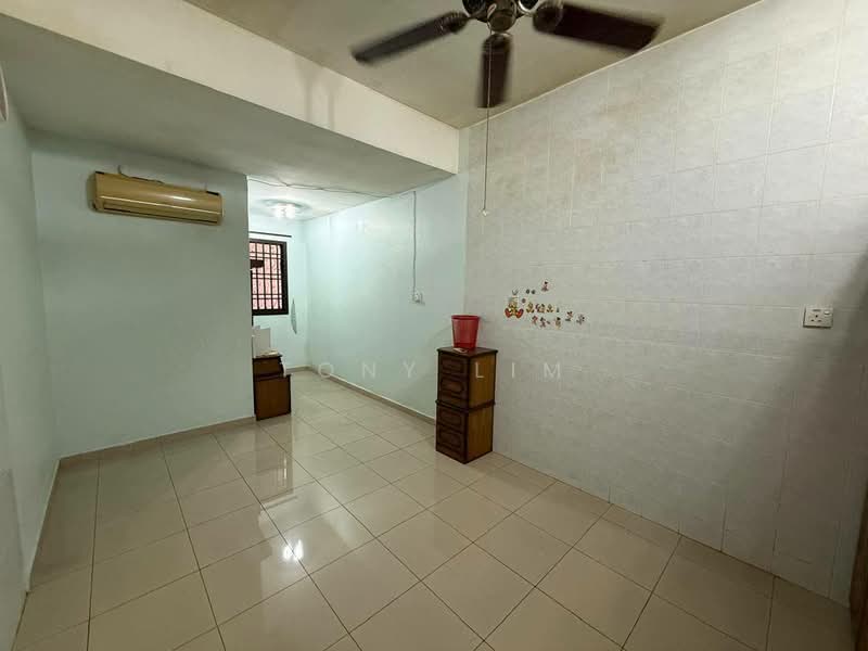 Semi-Detached House for Rent in Perling (Skudai) - Tony Lim - Living Room - PropertyGuru.com.my