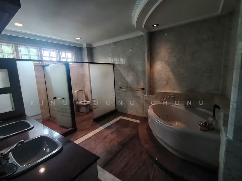 Rumah Banglo untuk Dijual di Taman Bukit Pantai (Bangsar) - King Loong Chong - Bathroom - PropertyGuru.com.my