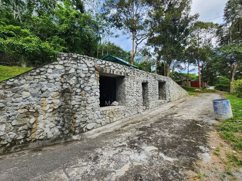 Hotel / Resort untuk Dijual di Kuala Klawang (Negeri Sembilan) - Mohammad Omar - PropertyGuru.com.my