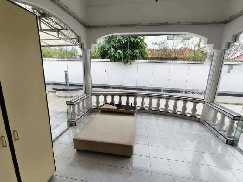Rumah Berkembar untuk Disewa di Taman Pelangi (Johor Bahru) - Tony Lim - Balcony - PropertyGuru.com.my
