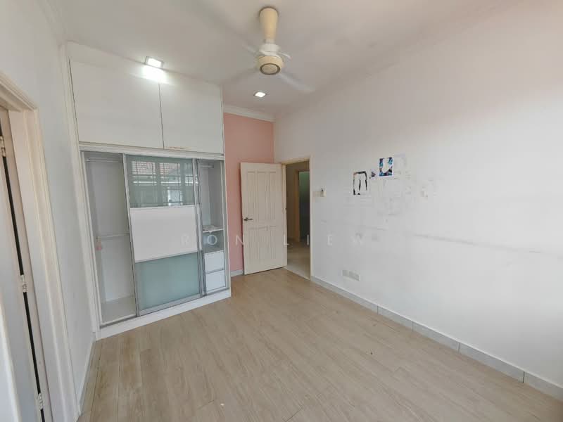 Rumah Berkembar untuk Dijual di Seri Kembangan (Selangor) - Ron Liew - Bedroom - PropertyGuru.com.my