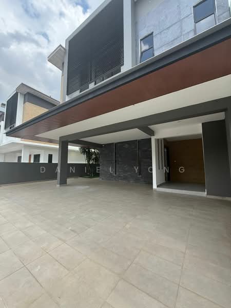 Rumah Berkembar untuk Dijual di Taman Gaya (Ulu Tiram) - Daniel Yong - Exterior - PropertyGuru.com.my