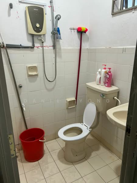 Rumah Teres 1 Tingkat untuk Dijual di Taman Pasir Putih (Pasir Gudang) - Daniel Yong - Bathroom - PropertyGuru.com.my