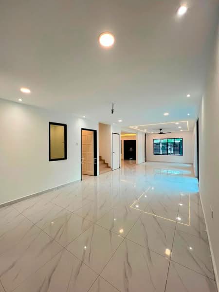 Semi-Detached House for Sale in Kampung Bahru (Johor Bahru) - Sze Lee - Living Room - PropertyGuru.com.my
