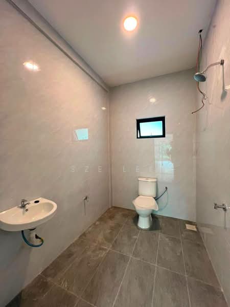 Semi-Detached House for Sale in Kampung Bahru (Johor Bahru) - Sze Lee - Bathroom - PropertyGuru.com.my