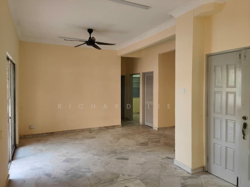 2-storey Terraced House for Sale in SS1 (Petaling Jaya) - Richard Liew - Living Room - PropertyGuru.com.my
