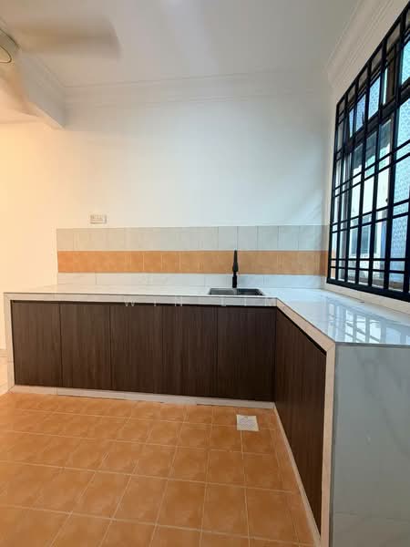 Rumah Teres 2 Tingkat untuk Dijual di Taman Bestari Indah (Ulu Tiram) - Win Lim - Kitchen - PropertyGuru.com.my