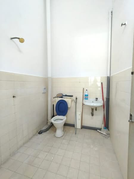 Rumah Teres 2 Tingkat untuk Dijual di Taman Cempaka (Ipoh) - Gary Tang - Bathroom - PropertyGuru.com.my