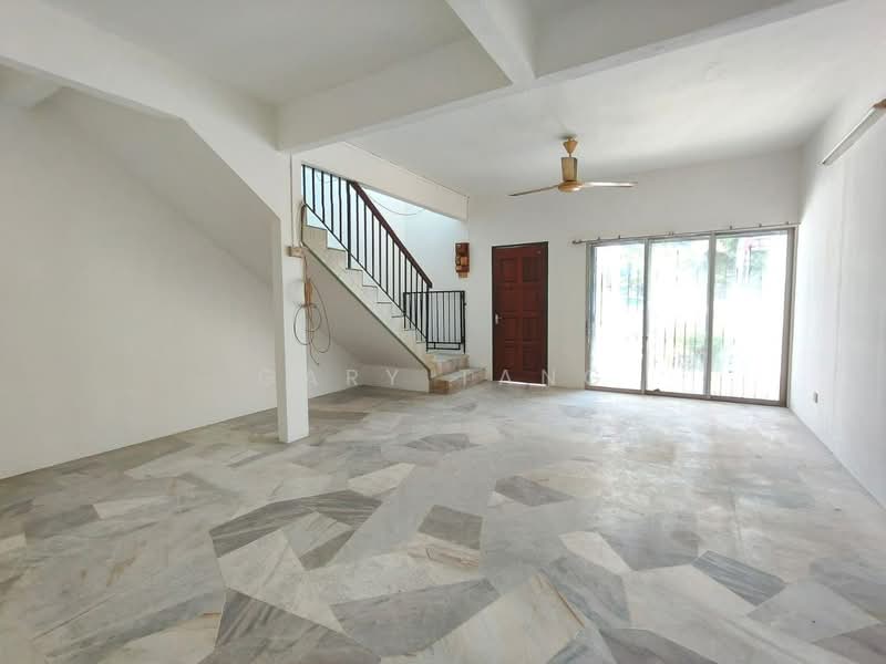 Rumah Teres 2 Tingkat untuk Dijual di Taman Cempaka (Ipoh) - Gary Tang - Living Room - PropertyGuru.com.my