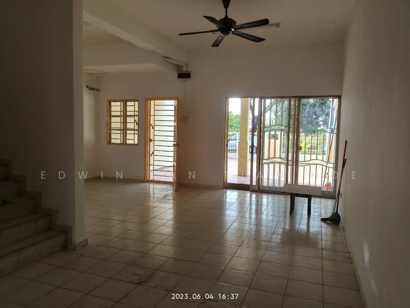 2-storey Terraced House for Sale in Bandar Puteri Klang (Klang) - Edwin Tan Tian Hoe - Living Room - PropertyGuru.com.my