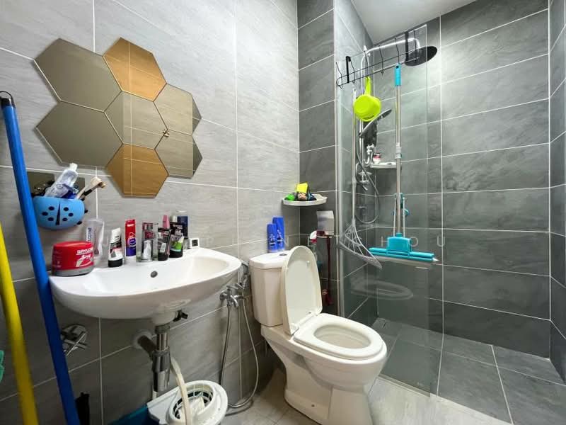 Servis Apartment untuk Disewa di Utropolis Urbano - Josephine Chou - Bathroom - PropertyGuru.com.my