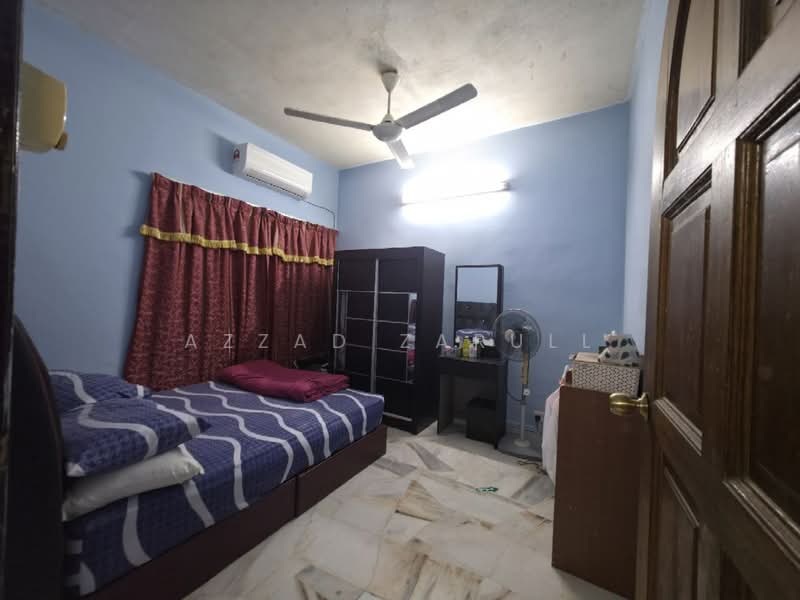 Rumah Teres 2 Tingkat untuk Dijual di Bandar Kinrara Seksyen 1 (Bandar Kinrara) - Azzad Zarull - Bedroom - PropertyGuru.com.my