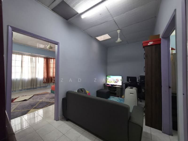 Rumah Teres 2 Tingkat untuk Dijual di Bandar Kinrara Seksyen 1 (Bandar Kinrara) - Azzad Zarull - Living Room - PropertyGuru.com.my