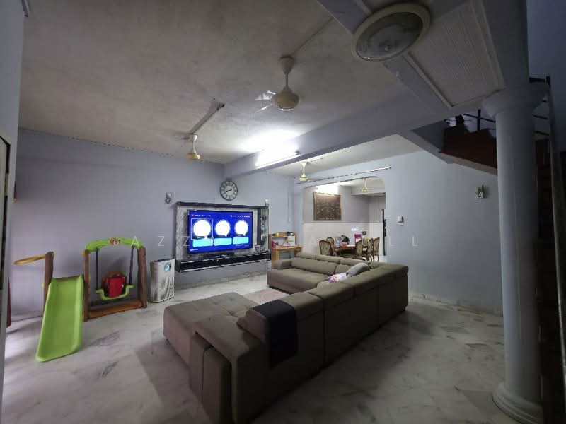 Rumah Teres 2 Tingkat untuk Dijual di Bandar Kinrara Seksyen 1 (Bandar Kinrara) - Azzad Zarull - Living Room - PropertyGuru.com.my