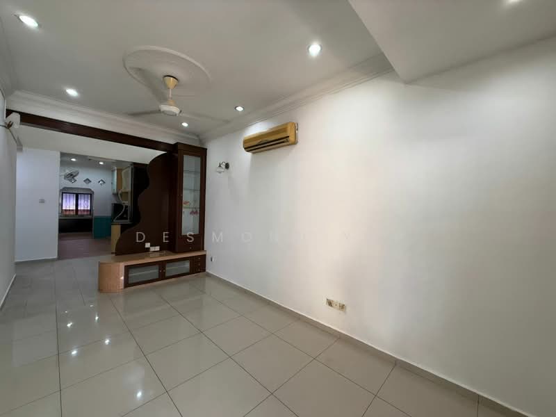 1-storey Terraced House for Rent in Bukit Indah (Iskandar Puteri (Nusajaya)) - Desmond Yap - Living Room - PropertyGuru.com.my