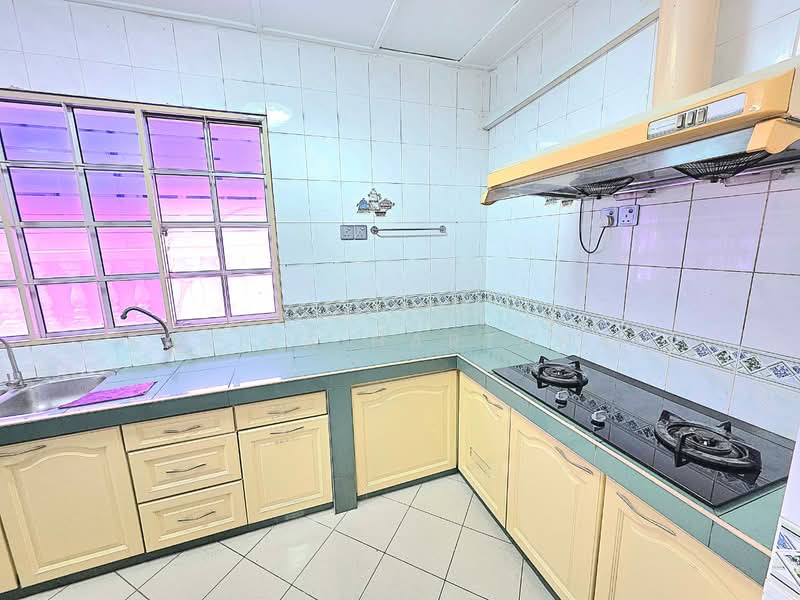 Rumah Berkembar untuk Dijual di Seksyen 9 (Shah Alam) - Sariza Hartanah - Kitchen - PropertyGuru.com.my