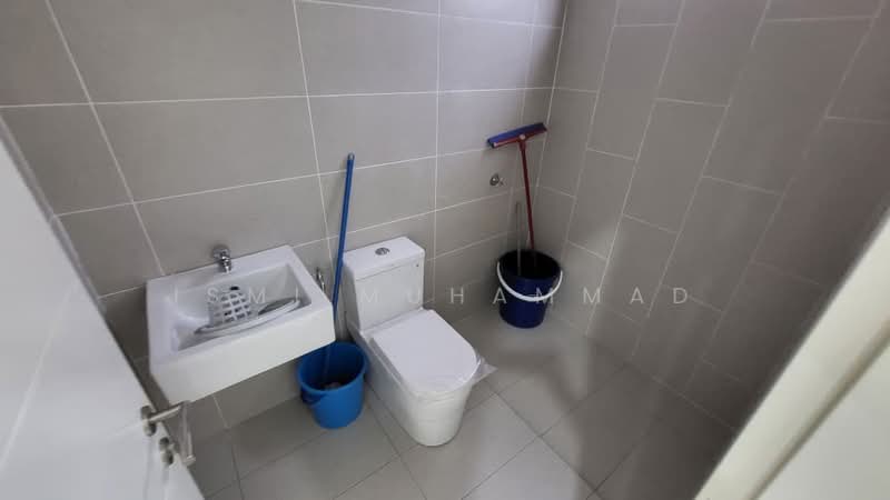 2-storey Terraced House for Rent in Bandar Sri Sendayan (Negeri Sembilan) - Ismi Muhammad - Bathroom - PropertyGuru.com.my