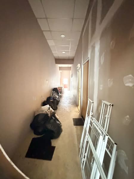 Kedai / Pejabat untuk Disewa di Petaling Jaya (Selangor) - Norlela . - Corridor - PropertyGuru.com.my