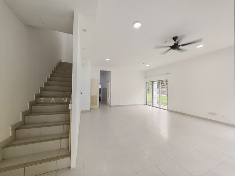 Rumah Teres untuk Dijual di Taman Dato Demang (Seri Kembangan) - Samantha Chooi - Living Room - PropertyGuru.com.my