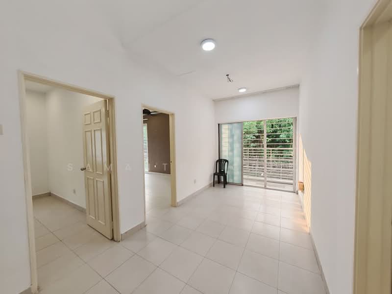 Rumah Teres untuk Dijual di Taman Dato Demang (Seri Kembangan) - Samantha Chooi - Living Room - PropertyGuru.com.my
