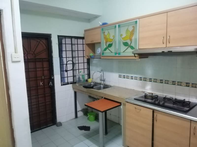 Rumah Teres 2 Tingkat untuk Disewa di Bandar Baru Bangi (Selangor) - Kamil Radzuan - Kitchen - PropertyGuru.com.my
